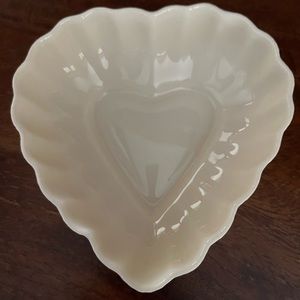 Fine porcelain Belleek heart shaped bowl.